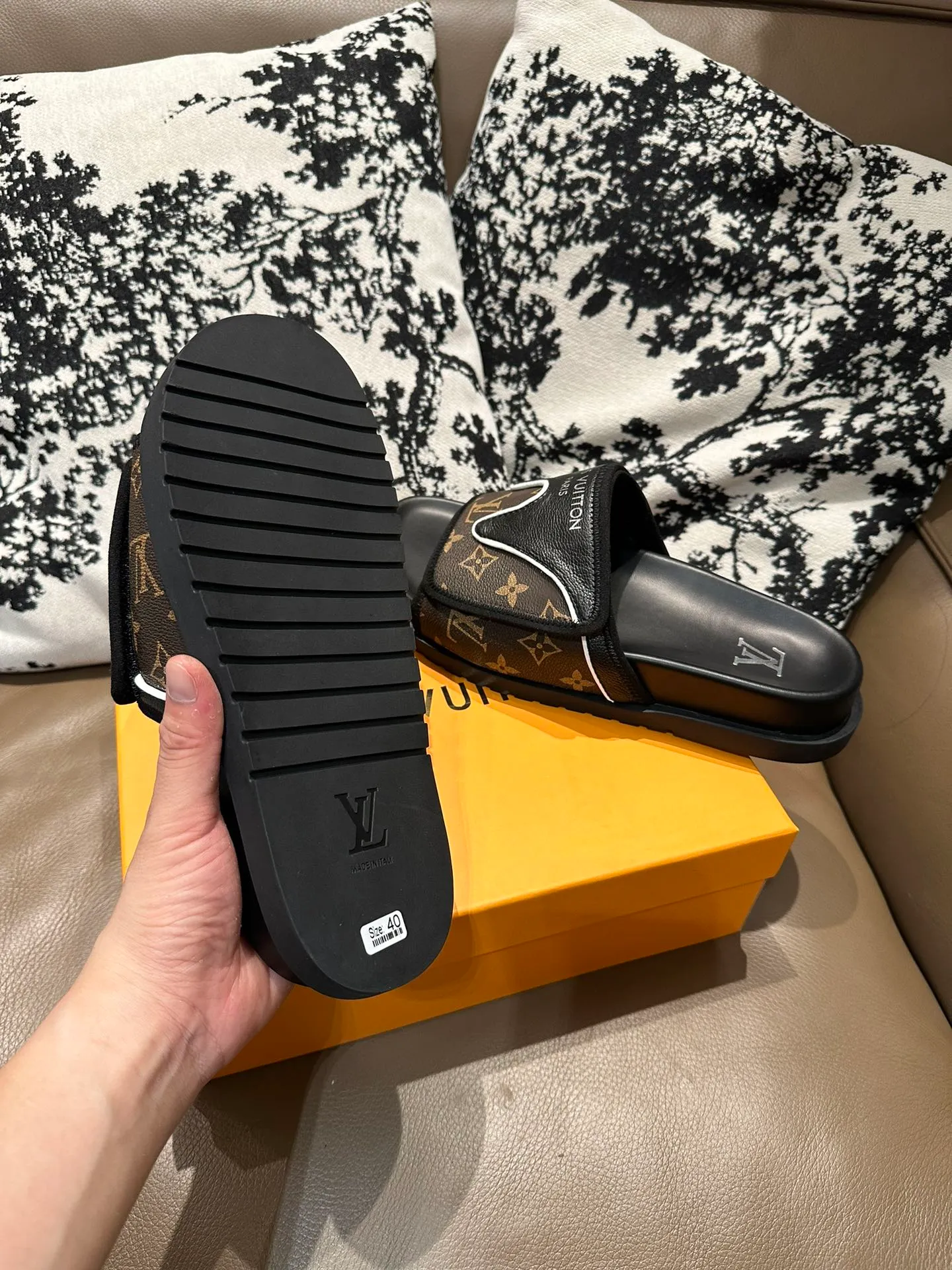 Men's shoes💰340💰 LV Velcro new style, cowhide surface, sheepskin lining, size 36-46
